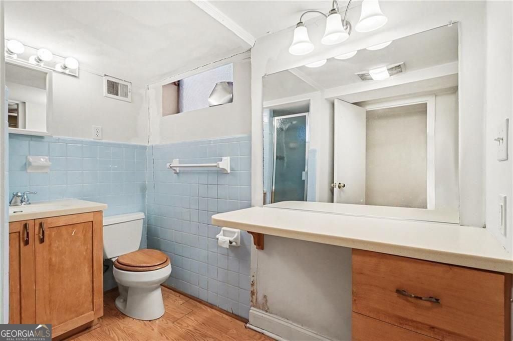 Classic four bedroom ranch in the Lakeside High School district. Step – image 20