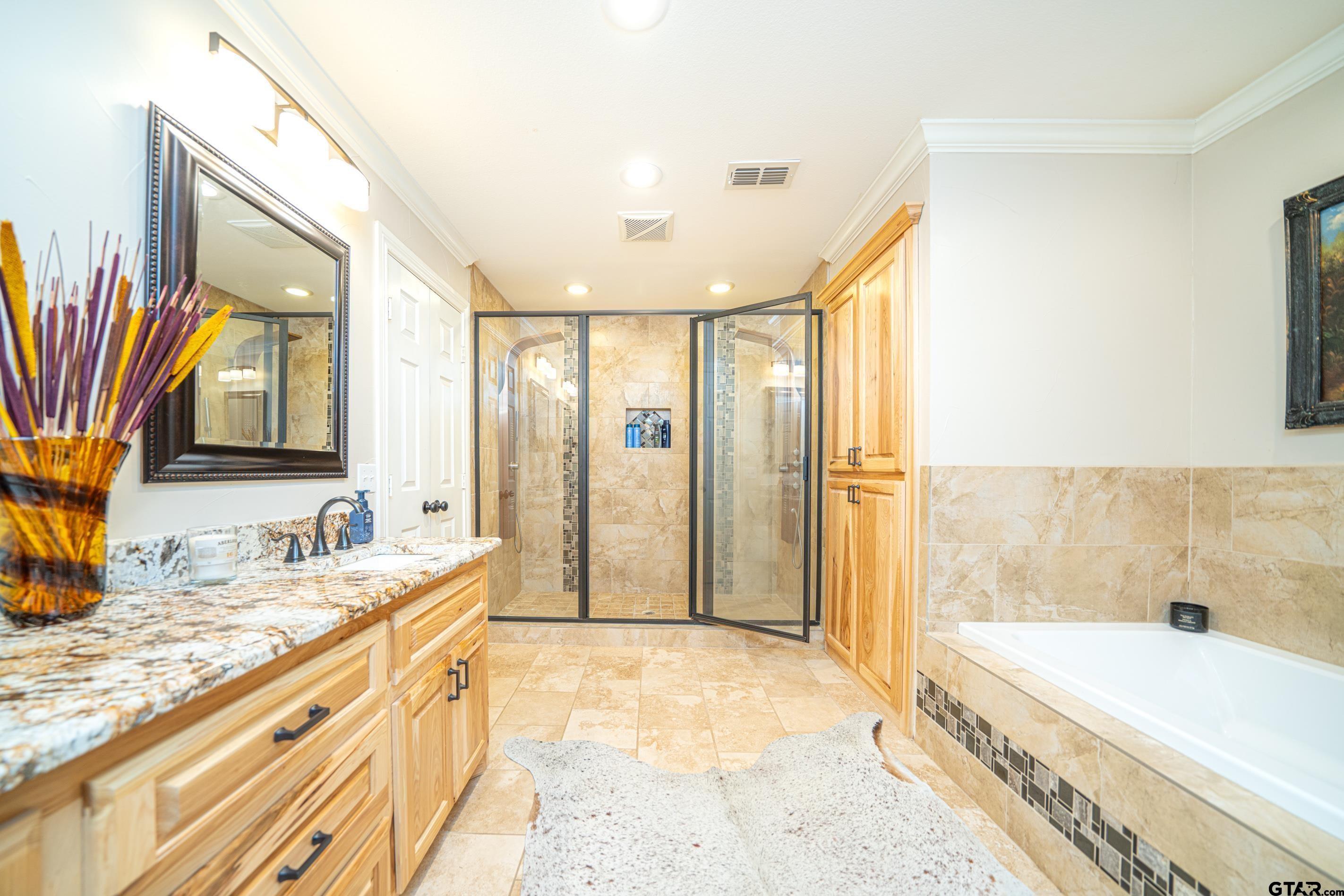 Located in the sought-after Tall Tree subdivision just across the stre – image 17