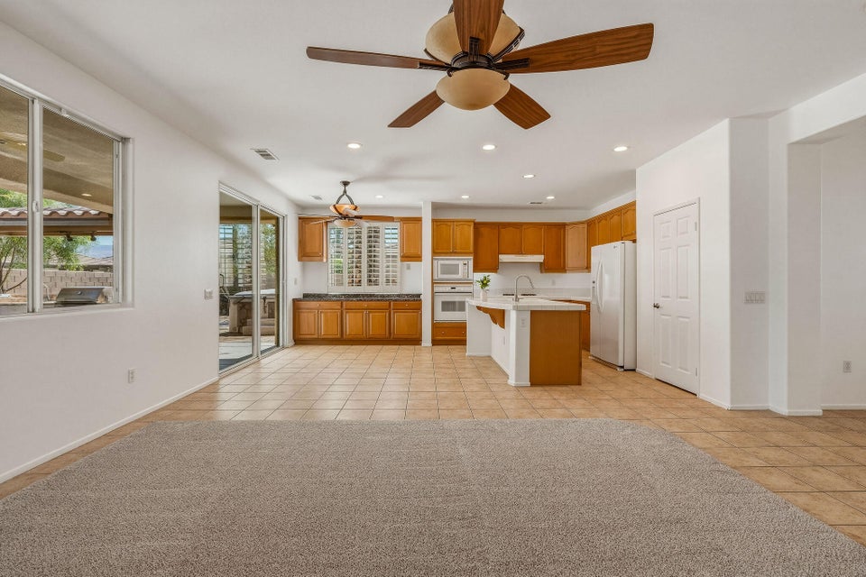 Exceptional opportunity to own a spacious 4 bedroom, 3 bath residence – image 9