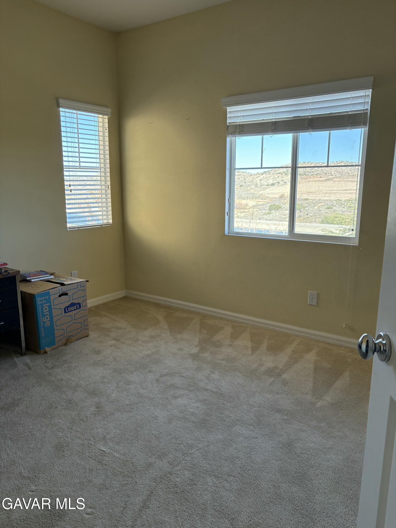 Stunning 5-bedroom, 4-bathroom, 2-story single-family home in the high – image 30