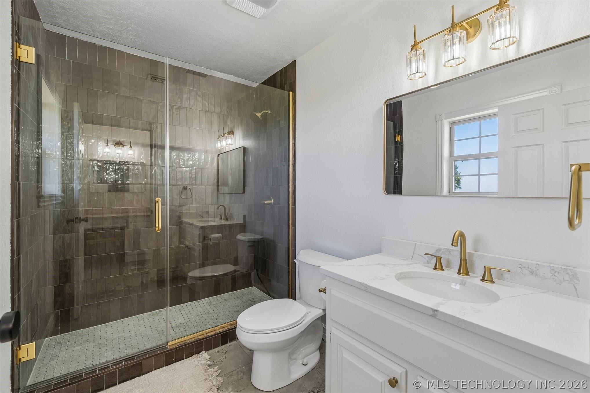 Country Luxury at Its Finest! Nestled on 18 breathtaking acres with pa – image 40