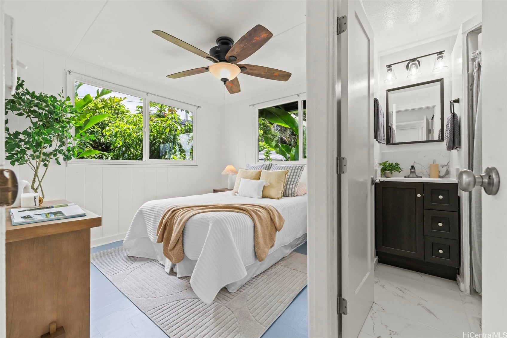 Welcome to this updated 3 bedroom, 2 bath single family home in the lu – image 12