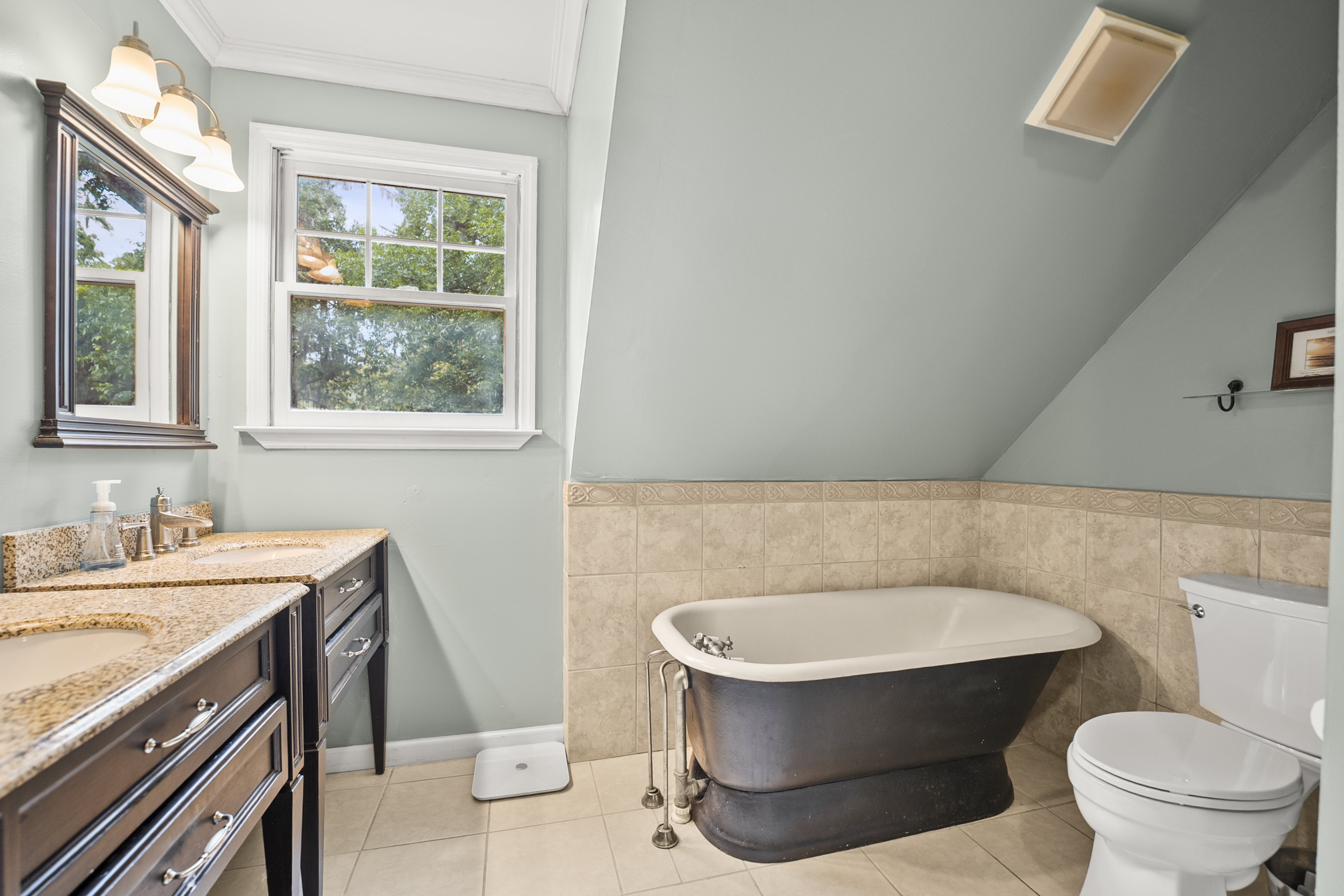 One of a kind, Lowcountry Living! This beautiful house sitting amongst – image 38