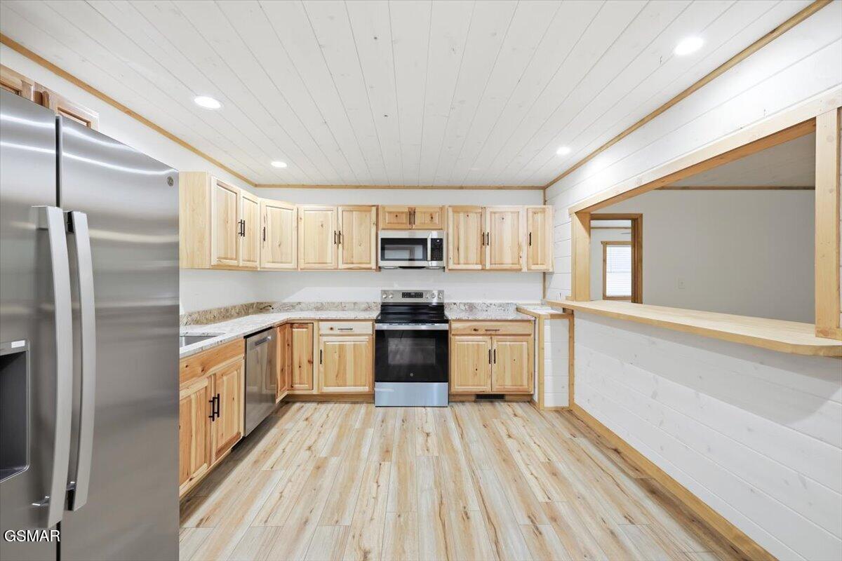 Experience the best of waterfront living in East Tennessee with this s – image 11