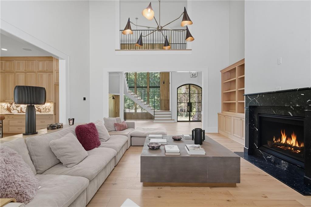 Beautiful Custom Home on gorgeous estate lot in exclusive Milton. This – image 16