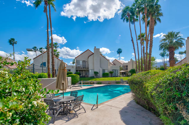 MAJOR PRICE IMPROVEMENT! Located just half a block from the world-clas – image 28