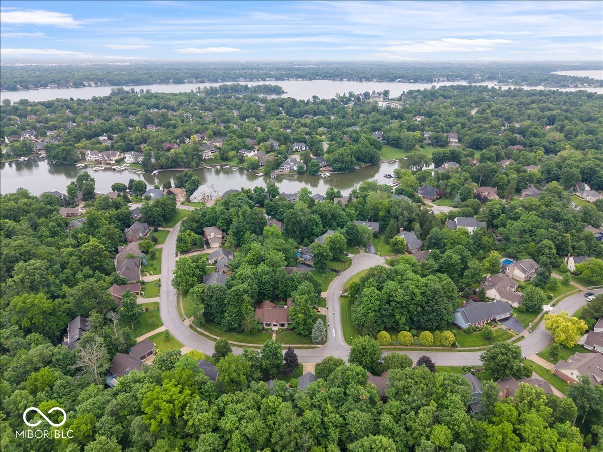 Updates galore in desirable Feather Cove III! Nestled on a half-acre w – image 44