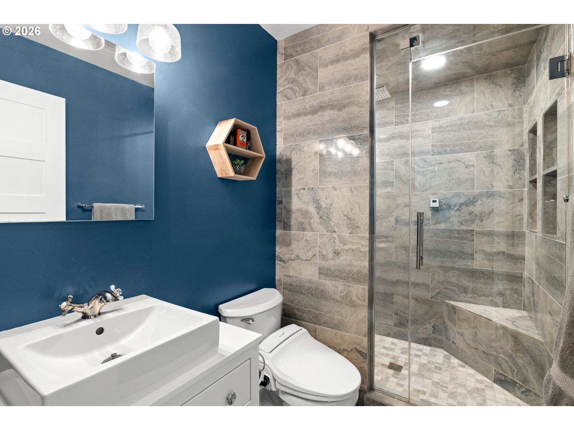 One-level living at its finest in the heart of Eastmoreland Heights! T – image 15