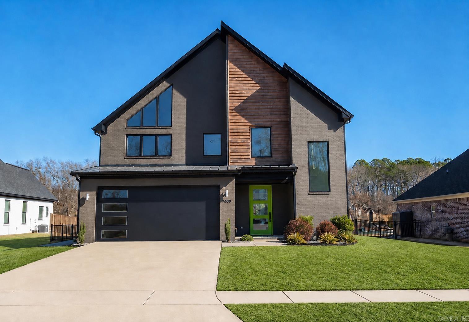 7800 7800 South Shoreline Blvd, Benton, Arkansas, 72019, USA, 3 Bedrooms Bedrooms, ,3 BathroomsBathrooms,Residential,For Sale,7800 South Shoreline Blvd,26019893