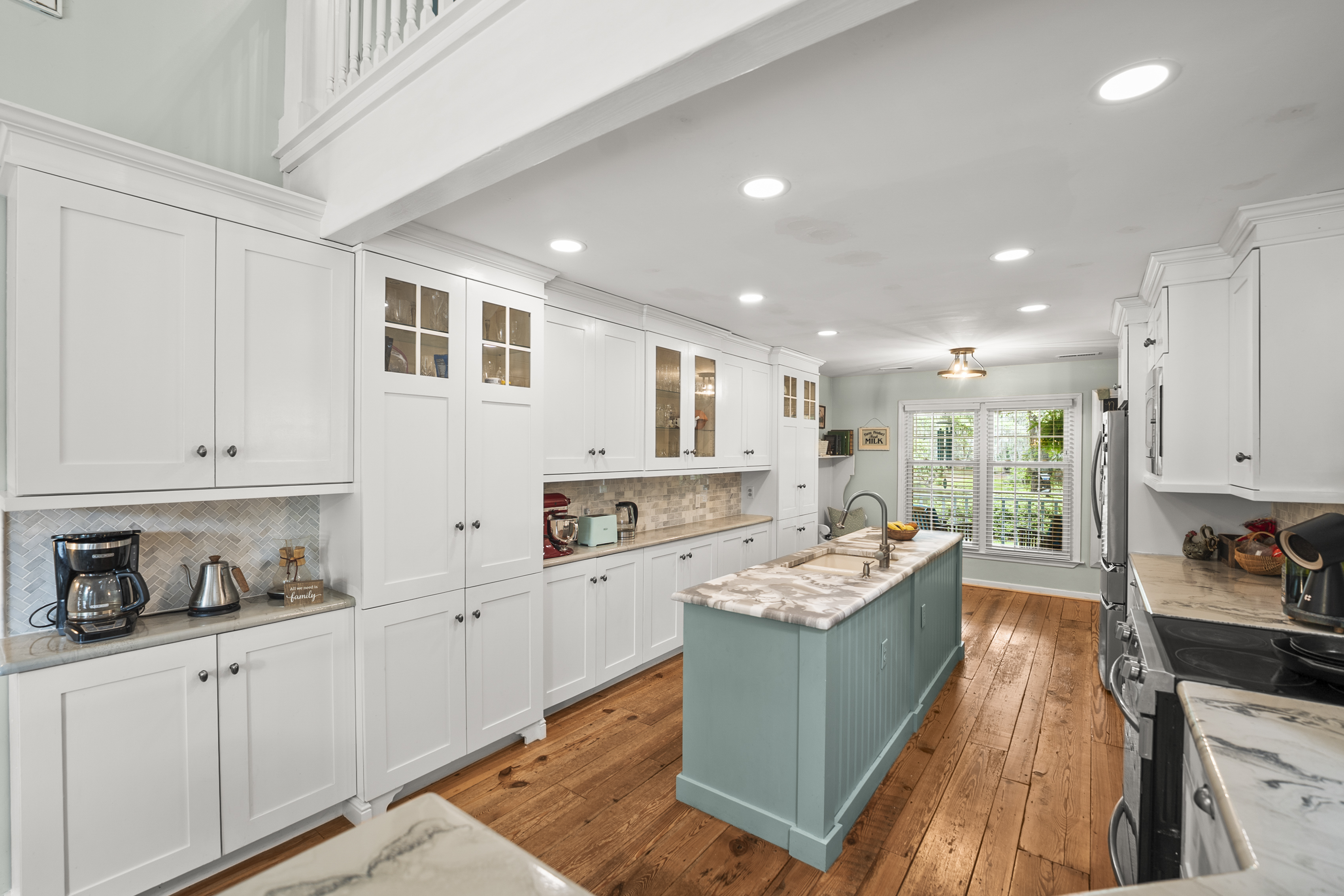 One of a kind, Lowcountry Living! This beautiful house sitting amongst – image 16
