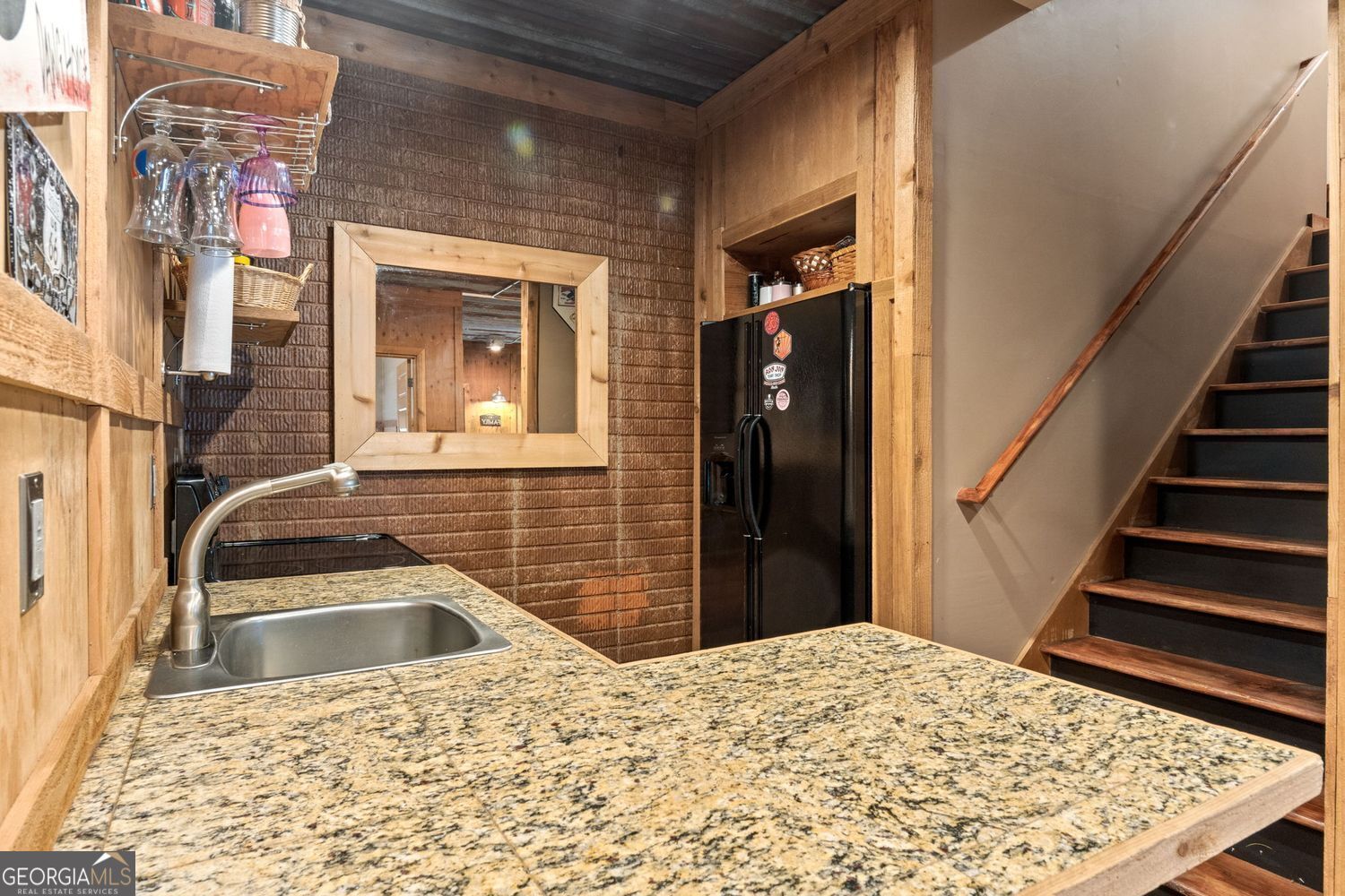 No HOA or restrictions! Full basement w/in-law suite! All Brick! Come – image 44