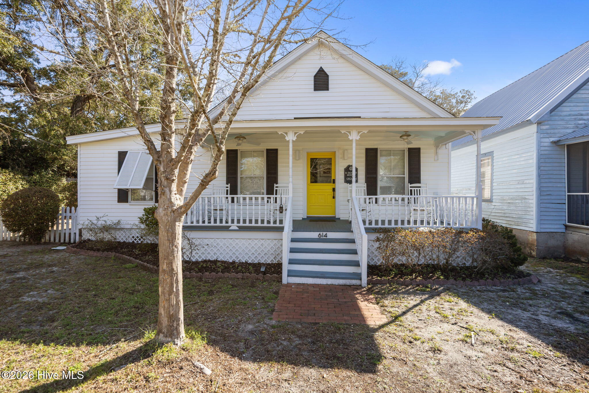 This Historic Home comes furnished with 2 Maritime Painting all other – image 1
