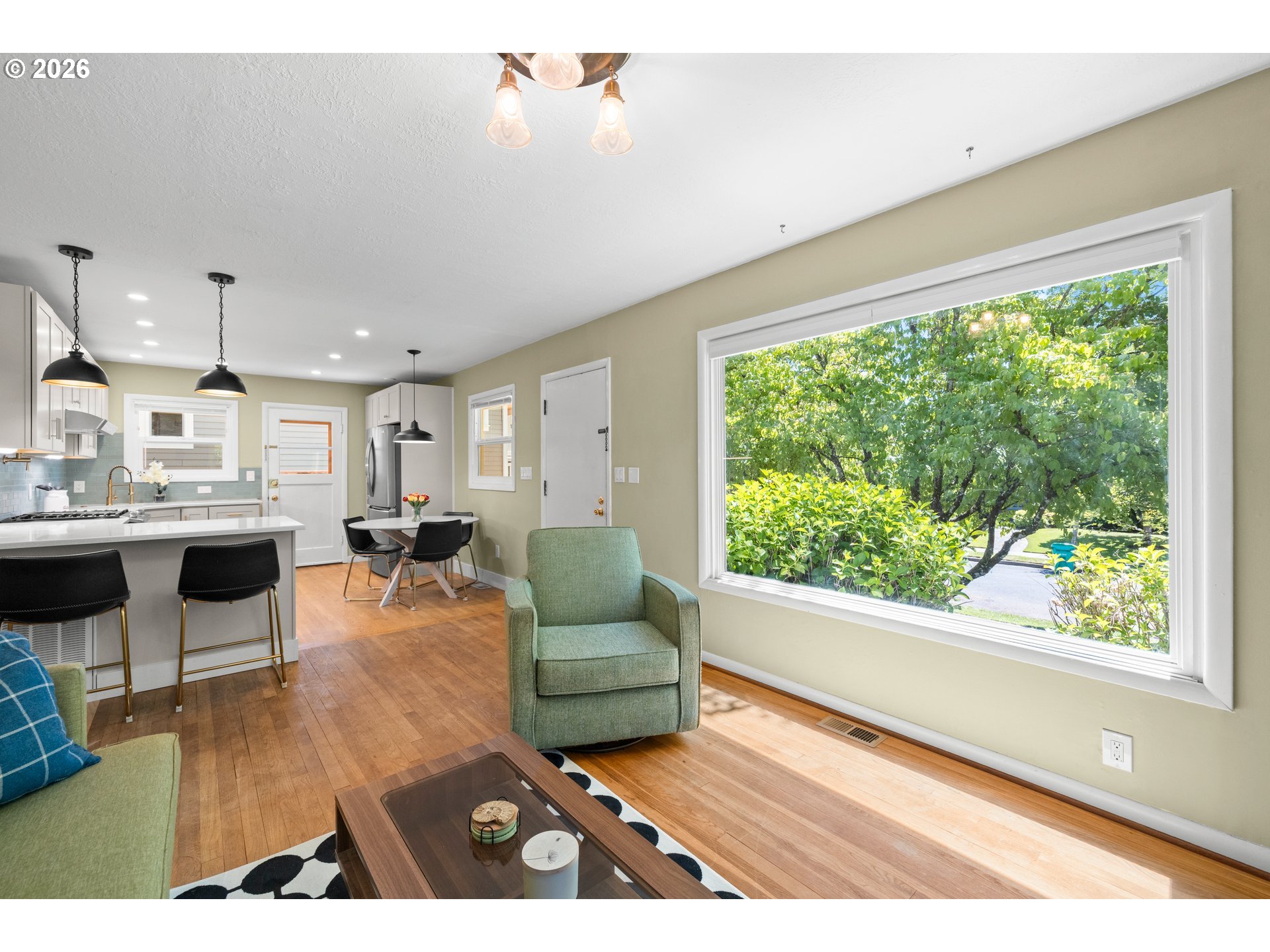 One-level living at its finest in the heart of Eastmoreland Heights! T – image 8