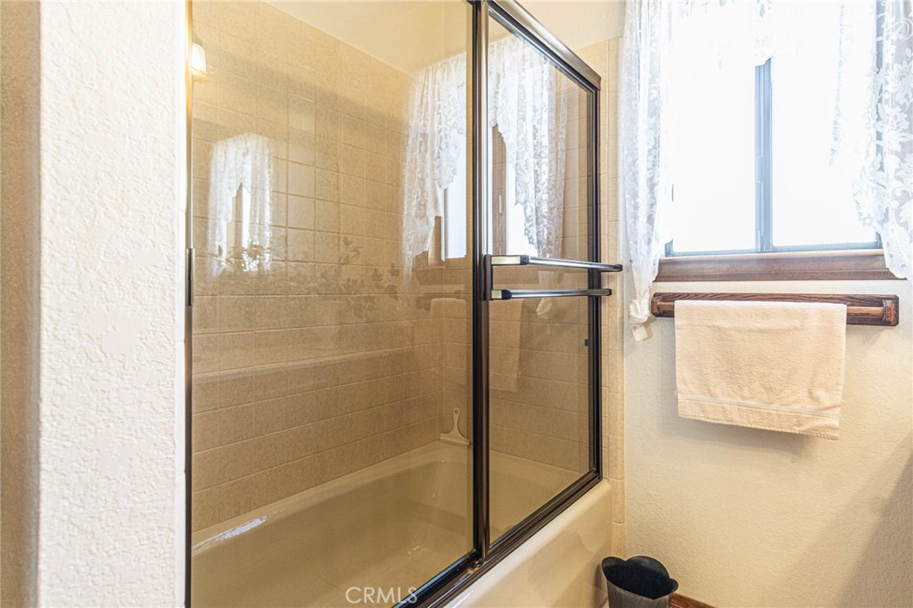 Something is refreshing about a home that actually gives you room to b – image 41