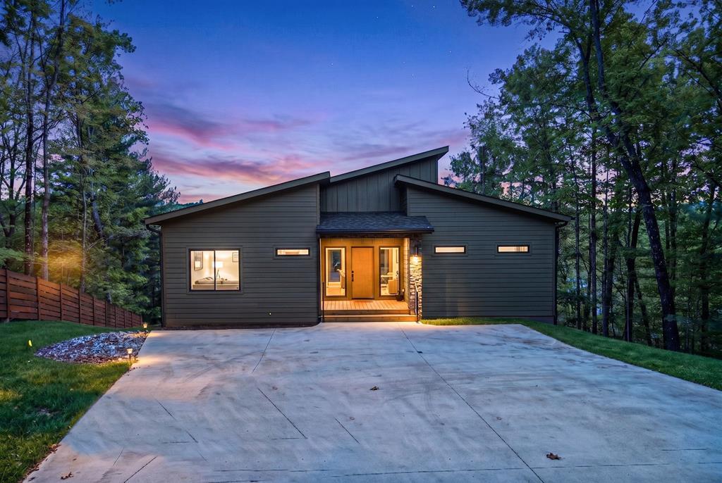 11 11 Falcon Drive, Blairsville, Georgia, 30512, USA, 4 Bedrooms Bedrooms, ,3 BathroomsBathrooms,Residential,For Sale,11 Falcon Drive,420f40c6-d316-4847-ab6b-068d5b