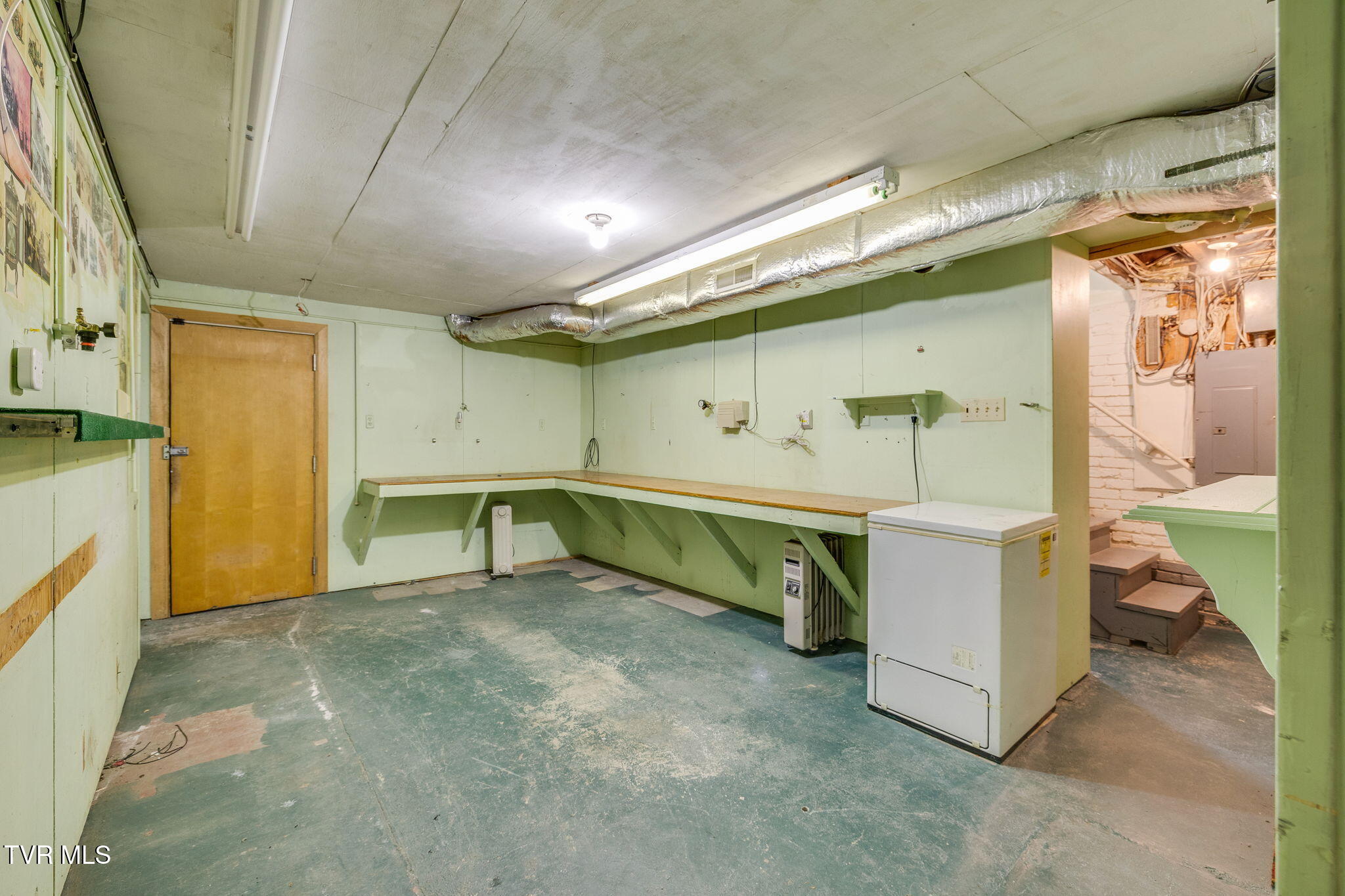 PRICE IMPROVEMENT! If youve ever thought about opening a Bed & Breakfa – image 64