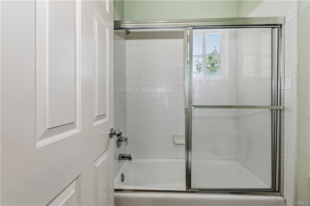 Welcome to this beautifully maintained single-story home located in a – image 16