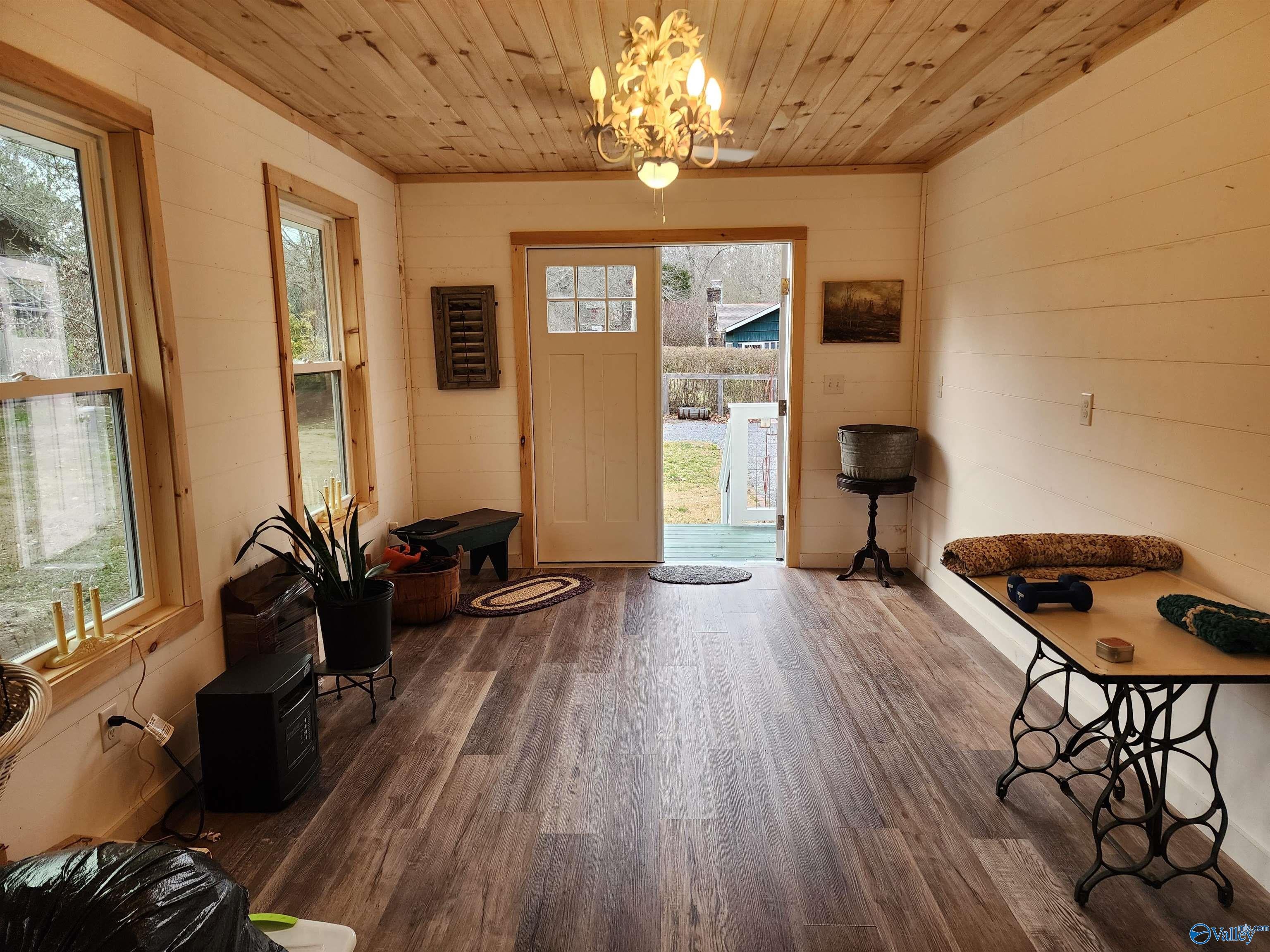 Irreplaceable Mentone charm meets thoughtful updates. Built in 1935, t – image 42