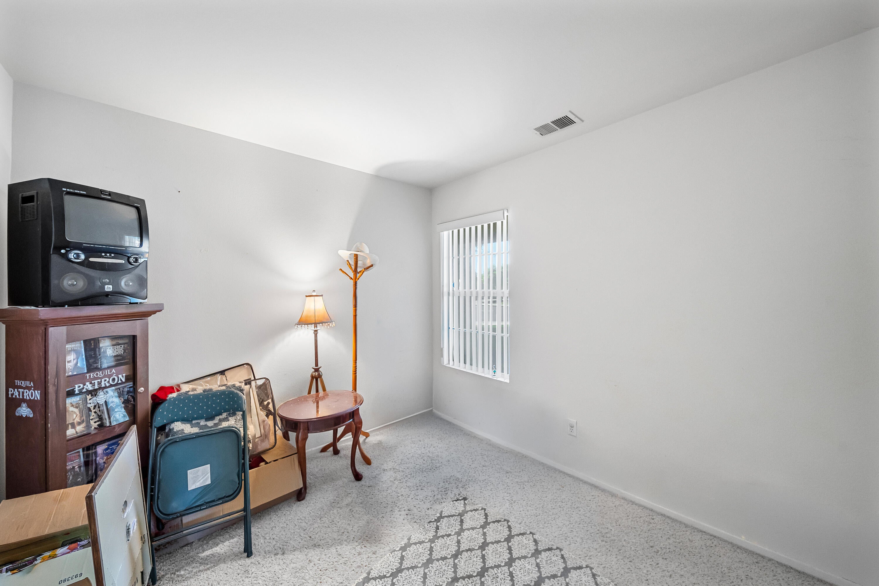 Welcome to this beautiful home in the highly desirable Villa Montego c – image 18