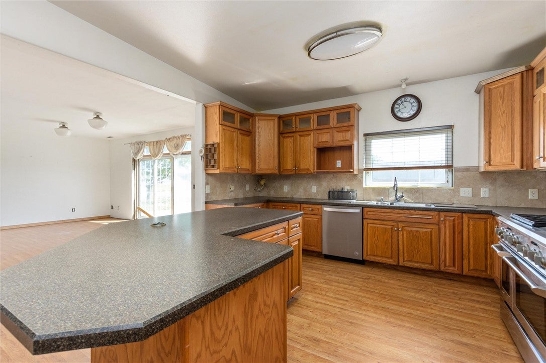 DONT MISS THIS AMAZING OPPORTUNITY! 2.29 acres with no restrictions we – image 4