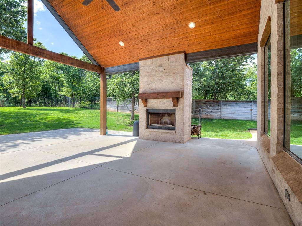 Amid the wooded charm of Arcadia, 12925 Broken Arrow offers a perfect – image 42