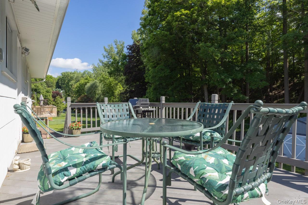 First Time on the Market! Nestled on a quiet double-ended cul-de-sac i – image 25