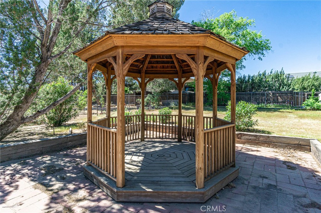 Something is refreshing about a home that actually gives you room to b – image 74