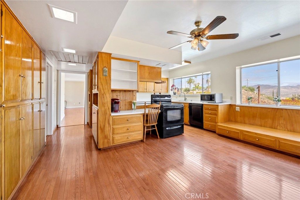 READY FOR A POOL HOME WITH STUNNING VIEWS?! Welcome to 26320 Rim Road, – image 23