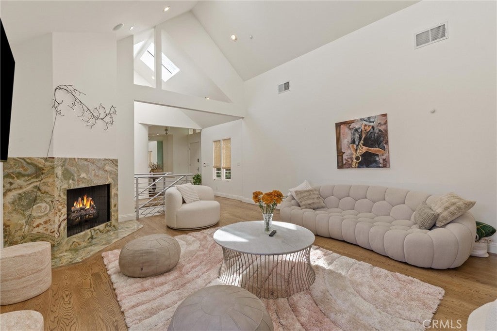 2127 2127 Kress Street, Hollywood Hills, California, 90046, USA, 4 Bedrooms Bedrooms, ,1 BathroomBathrooms,Residential,For Sale,2127 Kress Street,WS26032674