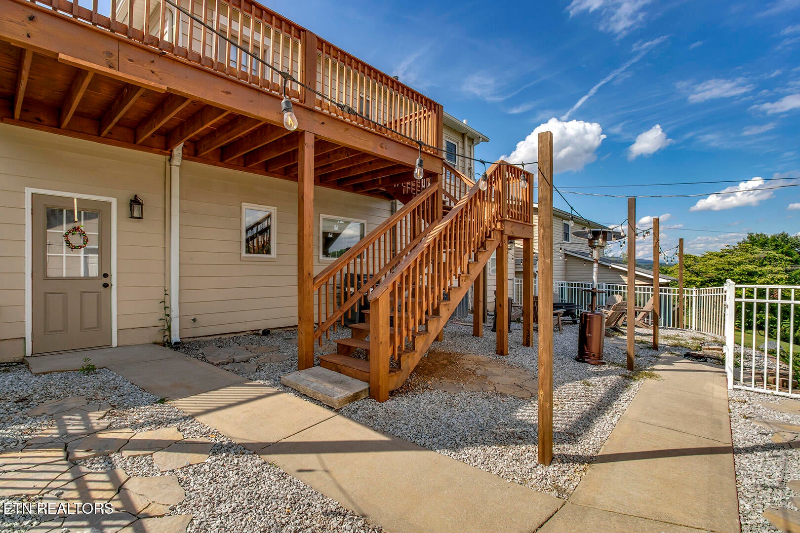 Are you looking for an adorable home with character, comfort, and styl – image 49