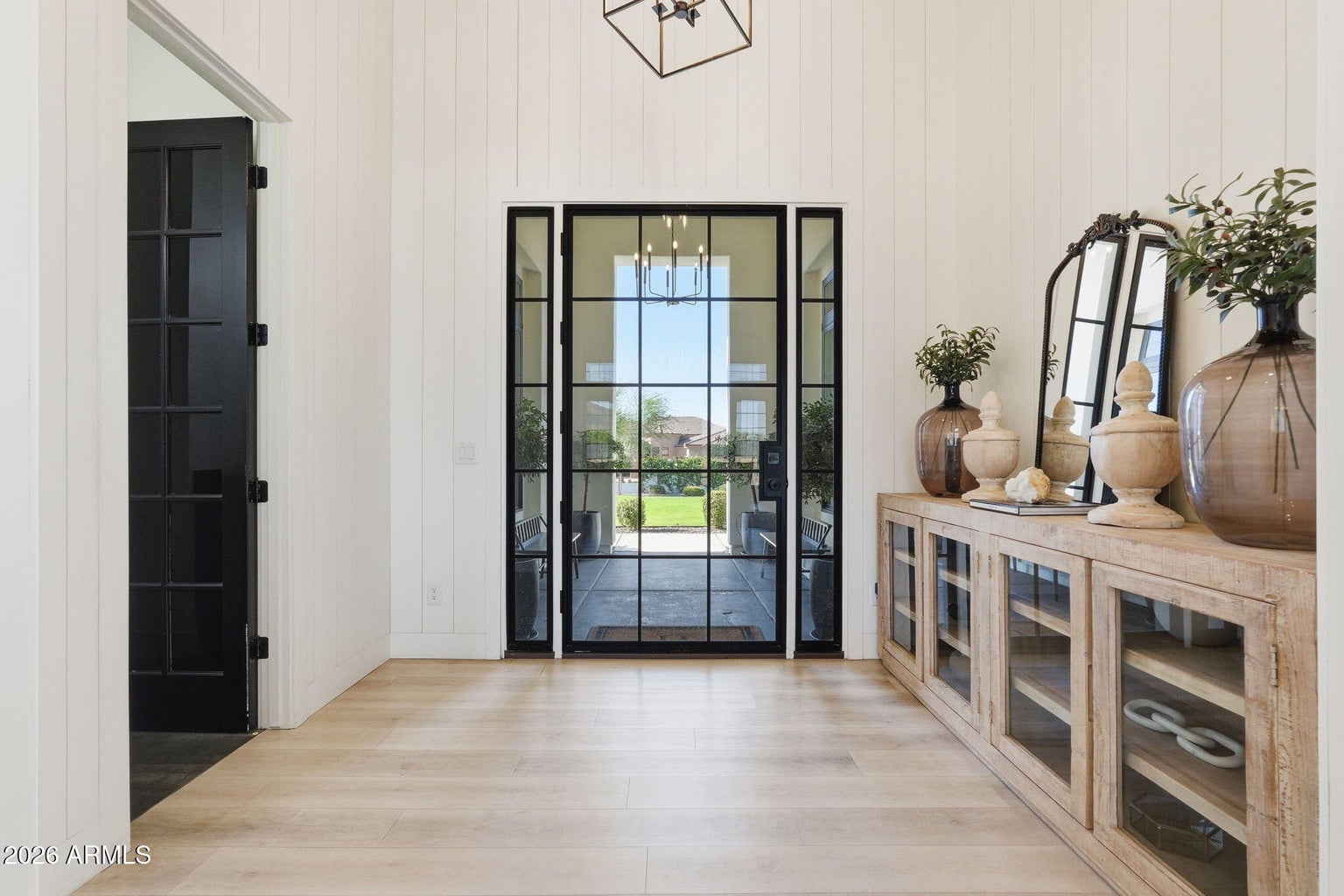 Tucked inside a gated neighborhood of Encanto Real on the edge of Quee – image 6