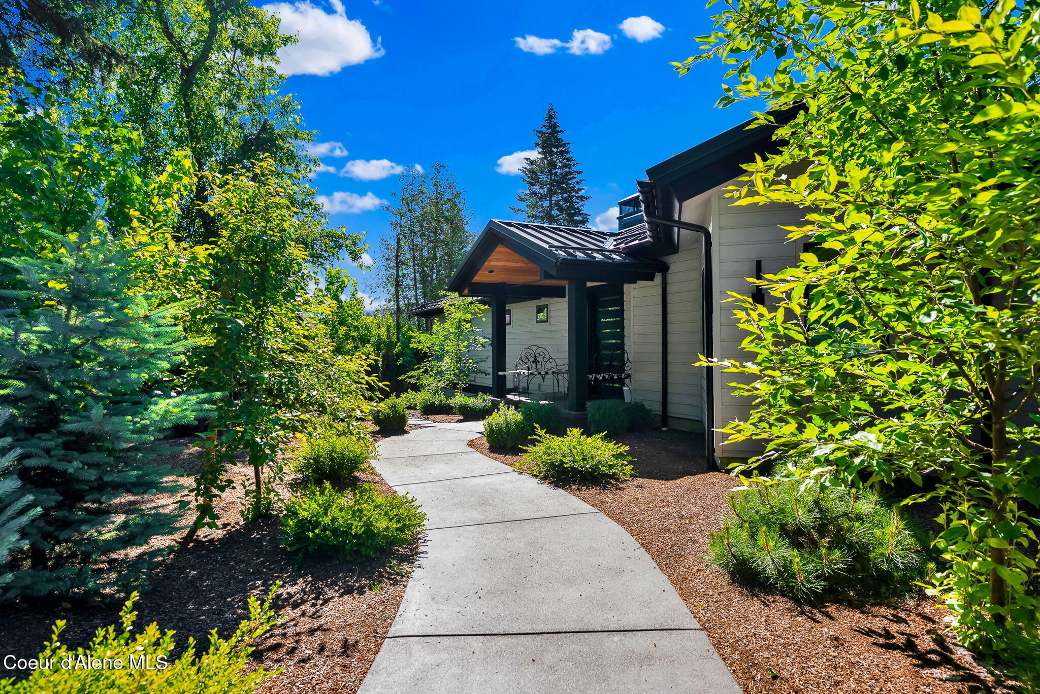 Lake front property with completely reimagined home, finished in 2024 – image 61