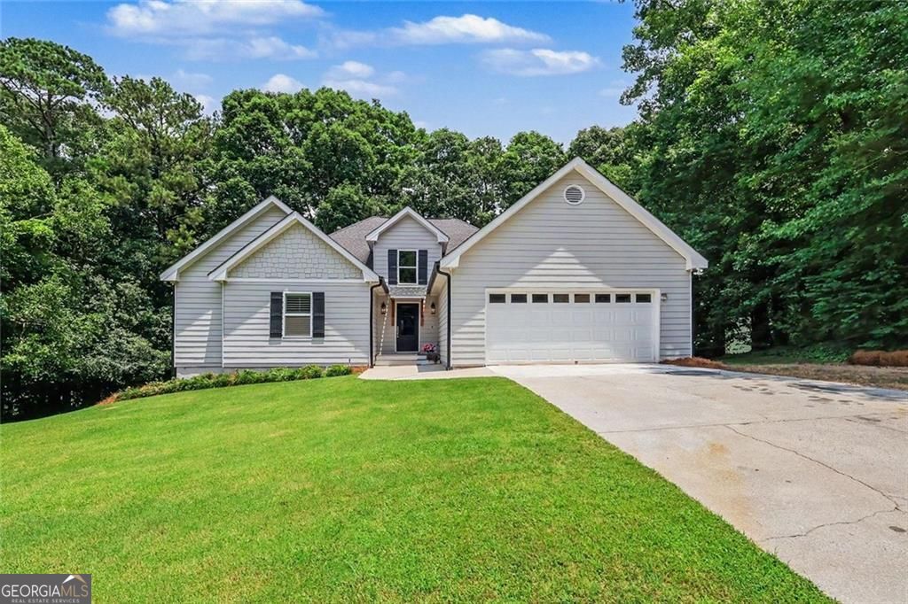 Welcome to this stunning home in beautiful Grayson, Georgia. Professio – image 1