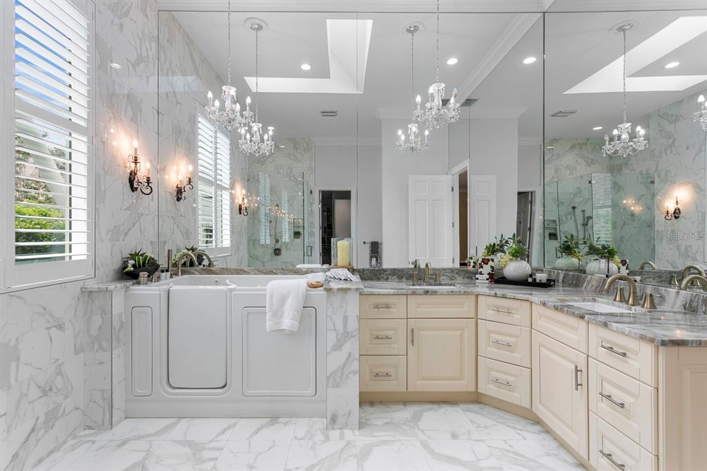This spectacular custom executive home is situated in Avila, Tampa Bay – image 28