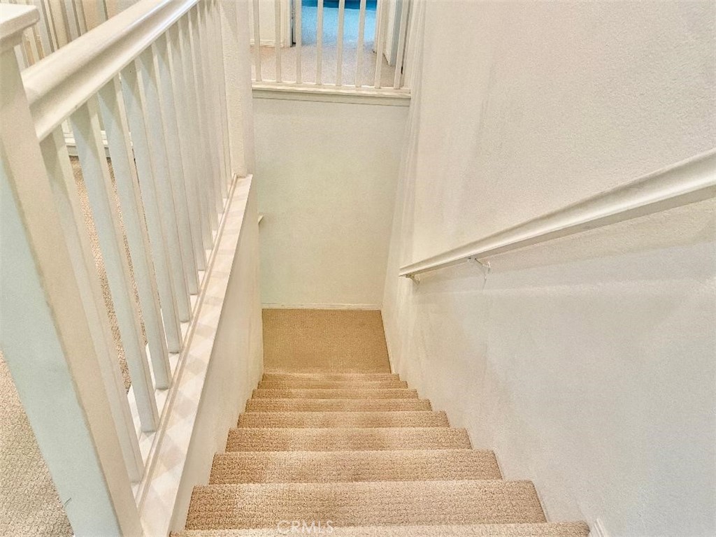 Beautiful 4 bedroom, 2.5 bath home located in the desirable Canterbury – image 12