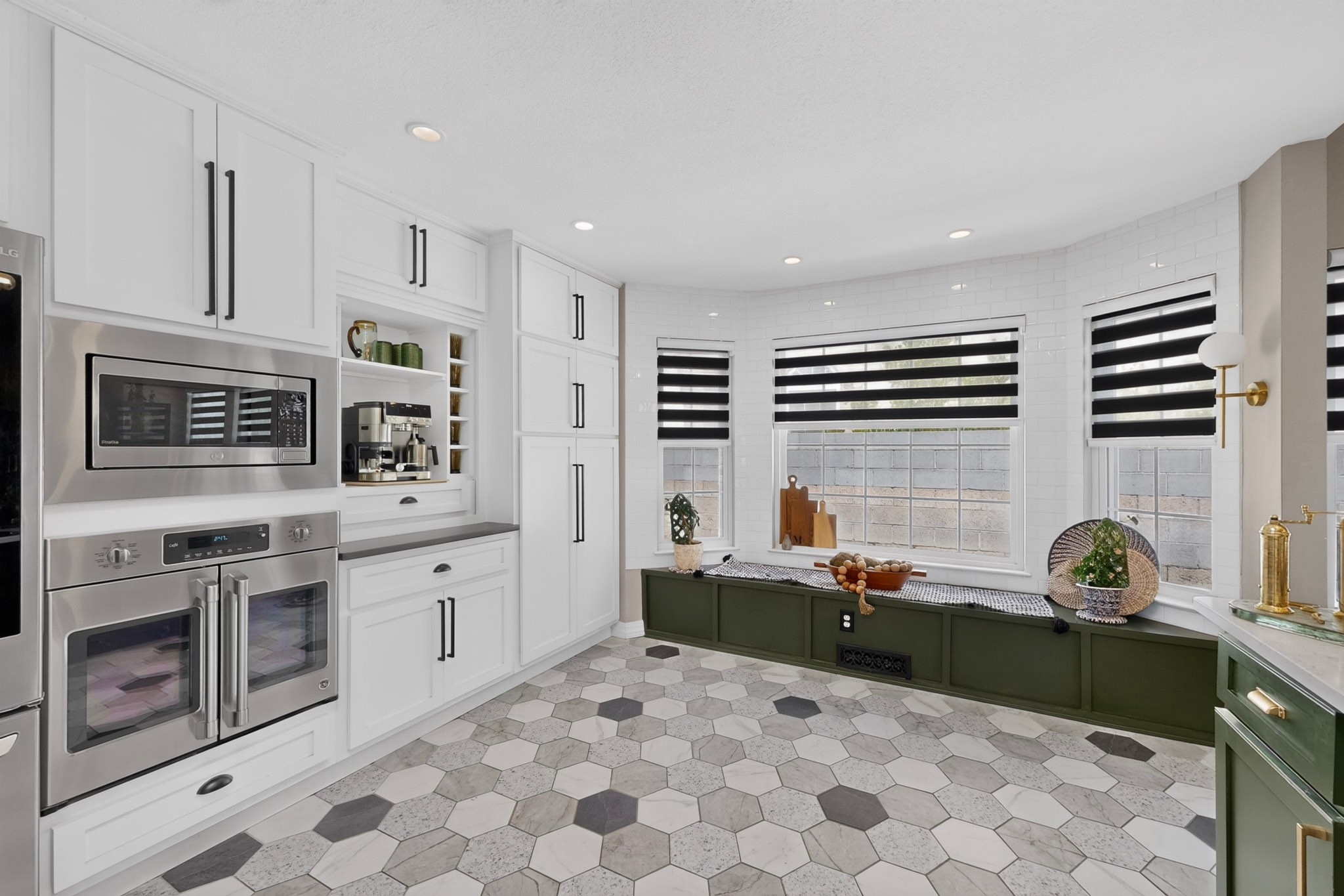 9104 9104 Thorton Avenue NE, Albuquerque, New Mexico, 87109, USA, 3 Bedrooms Bedrooms, ,2 BathroomsBathrooms,Residential,For Sale,9104 Thorton Avenue NE,1108296