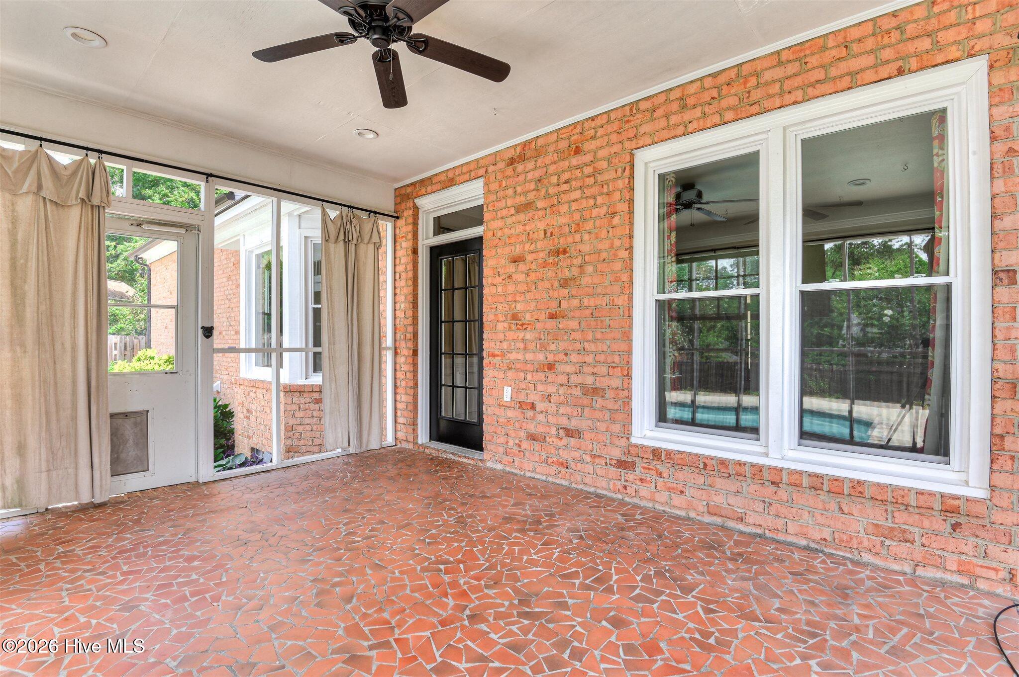 Welcome to this stunning brick home nestled on a quiet cul-de-sac in t – image 52