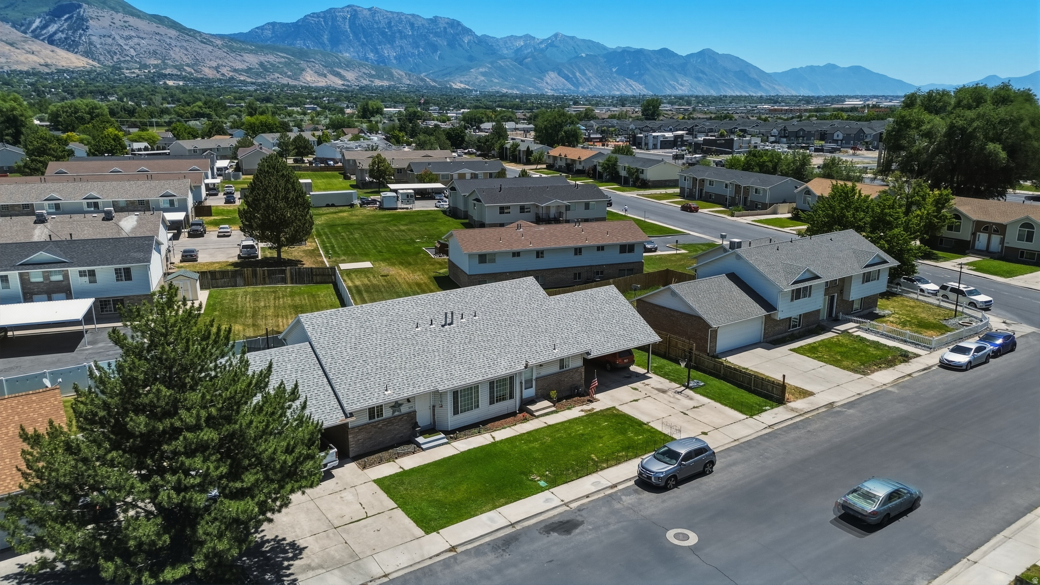 More photos to come. Spacious side-by-side duplex featuring 3 large be – image 24