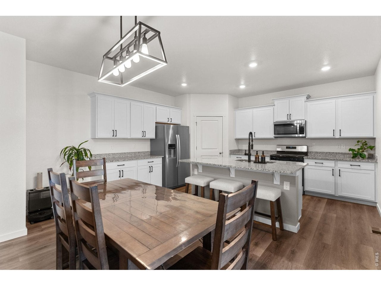 There is something special about a home that simply feels good the mom – image 12