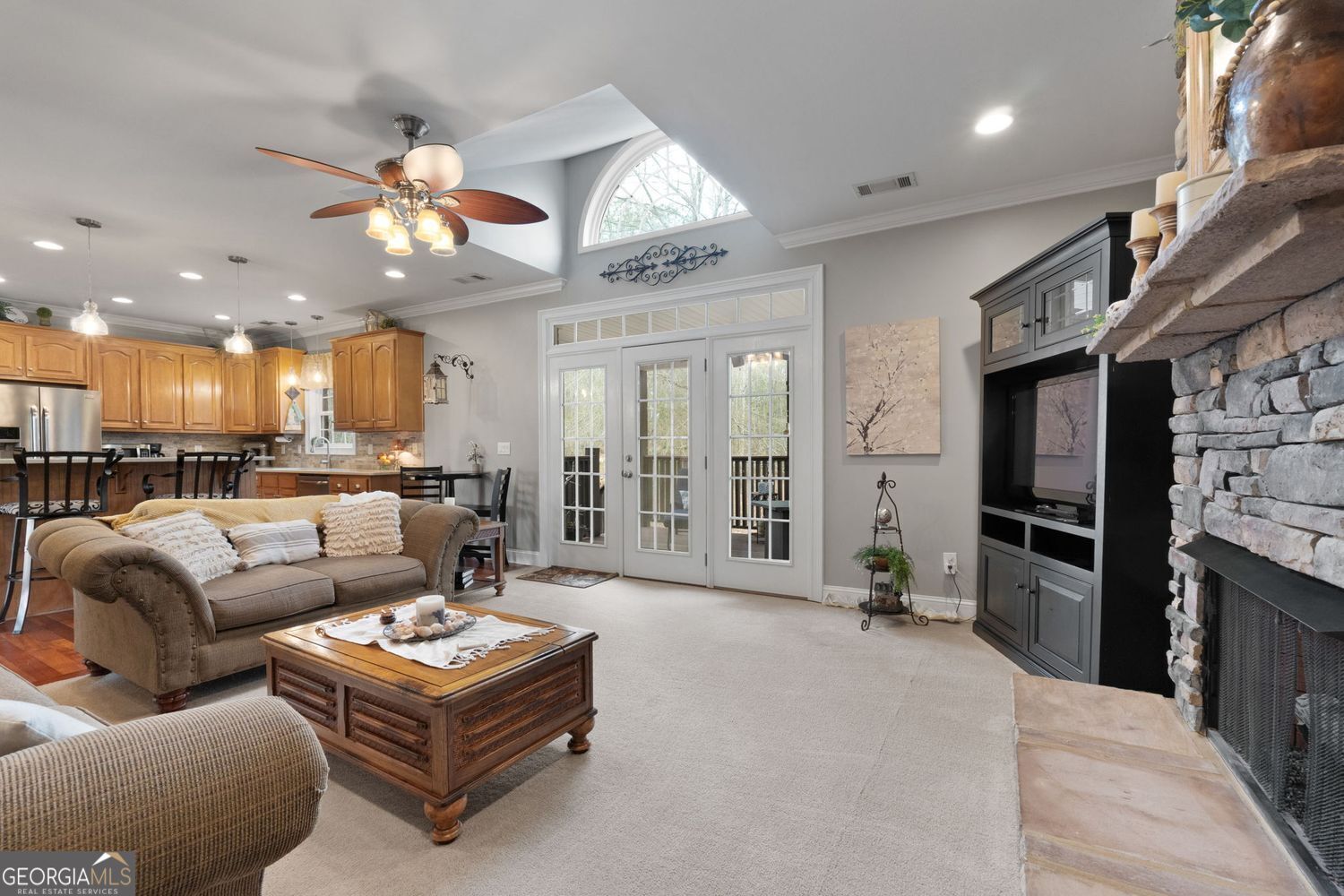 No HOA or restrictions! Full basement w/in-law suite! All Brick! Come – image 18