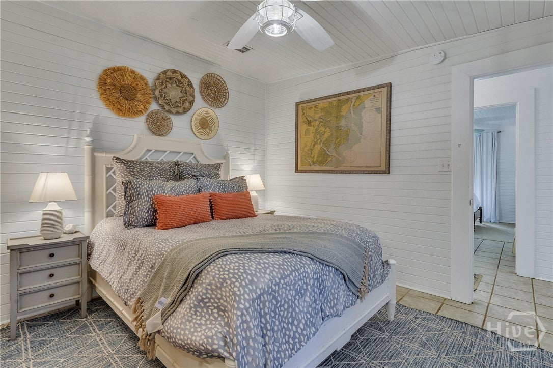 Charming raised, restored cottage in the heart of Tybee -a perfect ble – image 31