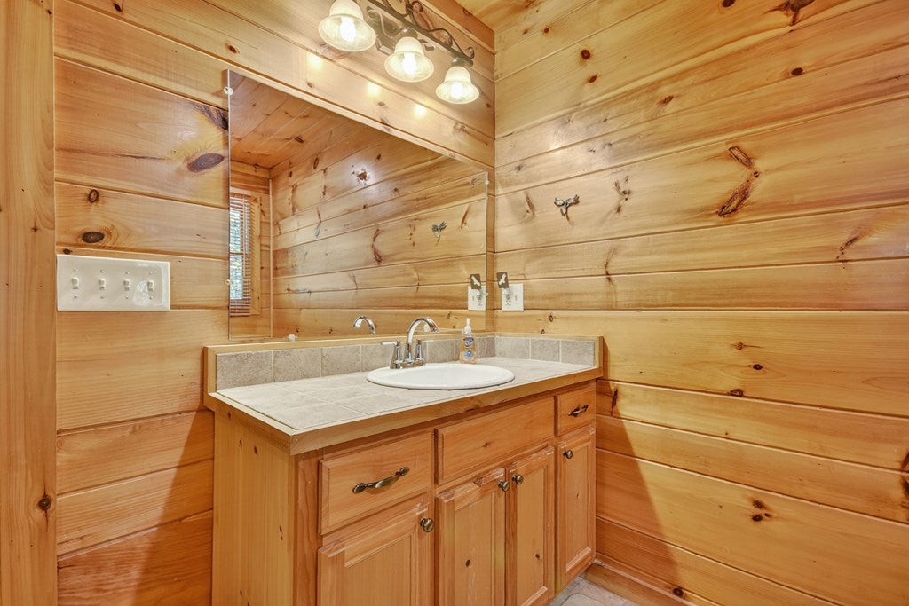 WAKE UP to the Sweeping Long-Range MTN VIEWS EVERY MORNING in this FUL – image 49