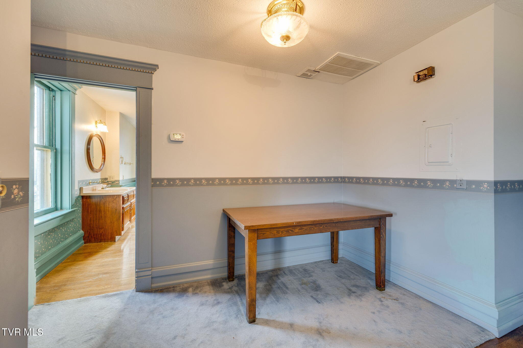 PRICE IMPROVEMENT! If youve ever thought about opening a Bed & Breakfa – image 43