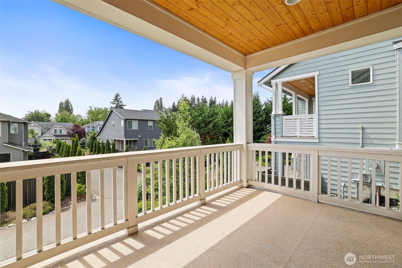 Welcome to this beautifully designed Sagebrook Lane home in Bothell Ca – image 11