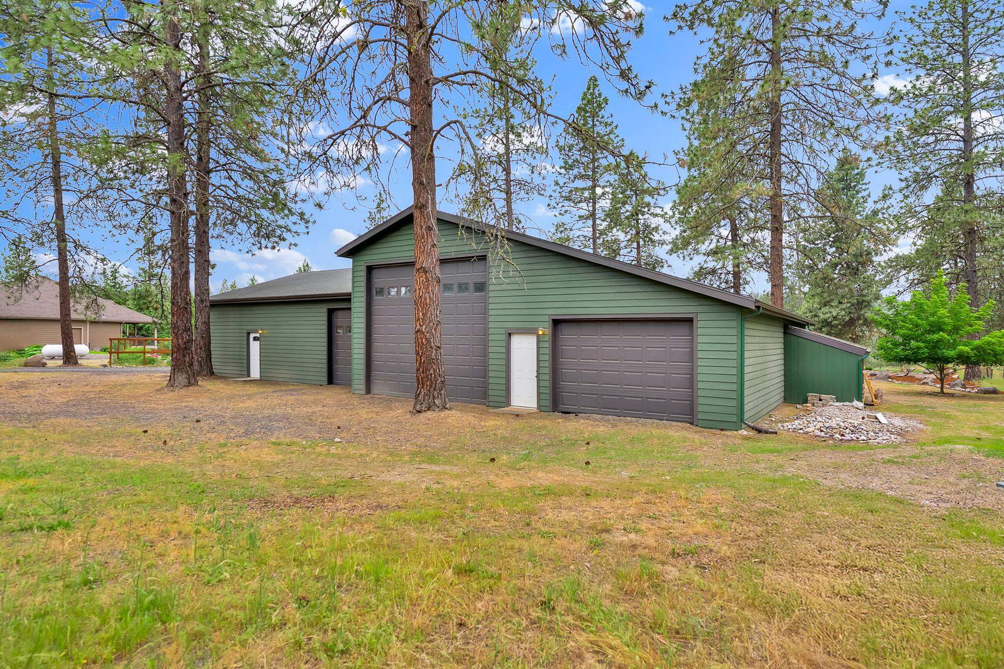 6533 6533 D Lois Way, Nine Mile Falls, Washington, 99026, USA, 4 Bedrooms Bedrooms, ,3 BathroomsBathrooms,Residential,For Sale,6533 D Lois Way,202518139