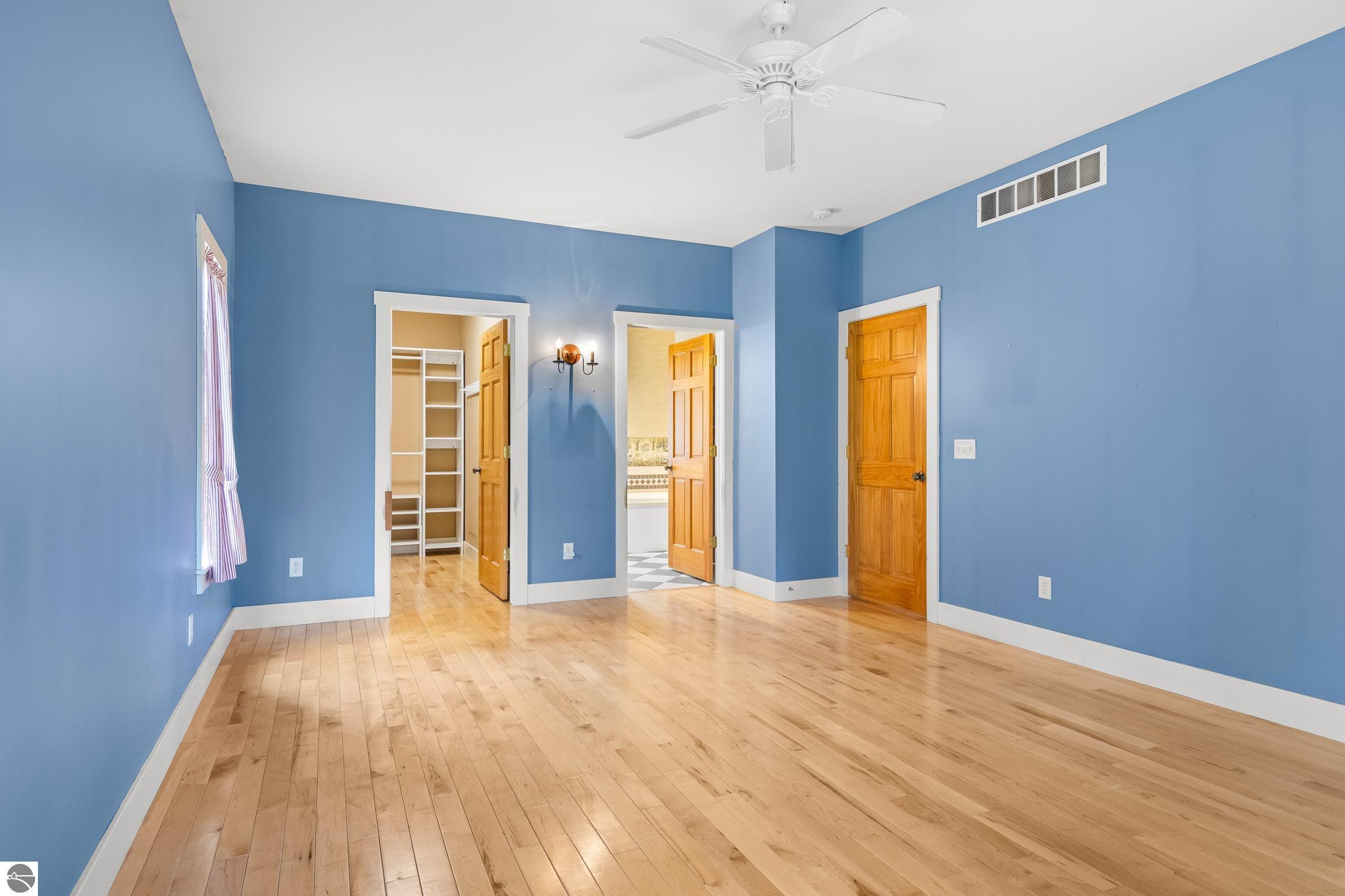 This 3-bedroom, 2.5-bath farmhouse offers a property designed for coun – image 22
