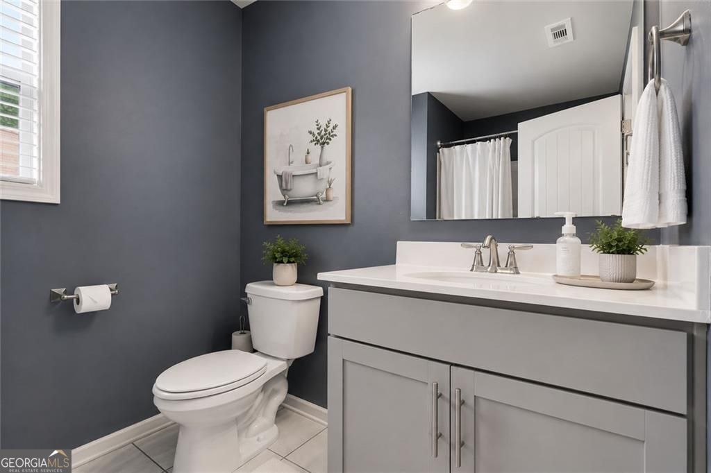 Why wait months for new construction when you can move right into a be – image 27