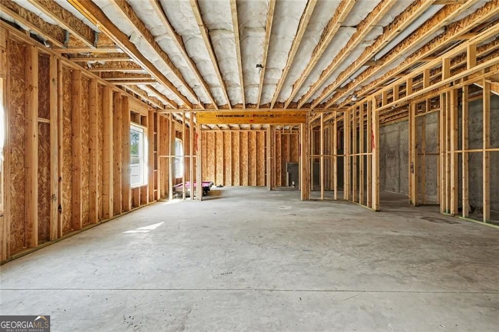 Beautiful home in the sought after Calcutta community! This spacious R – image 31
