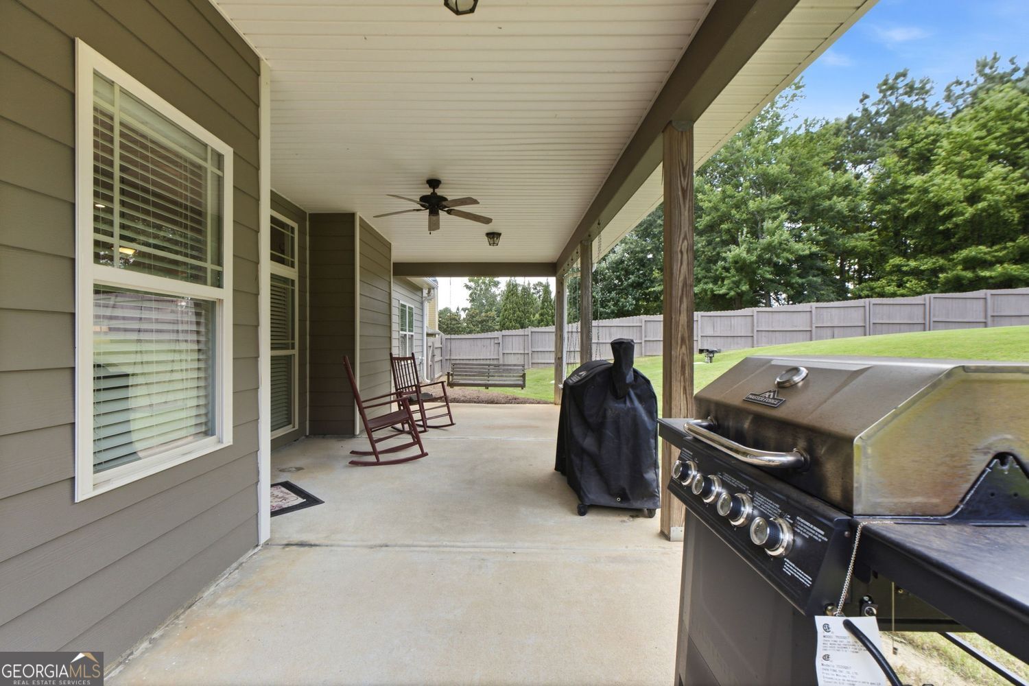 Incredible custom home with tons of bells and whistles in sought after – image 52