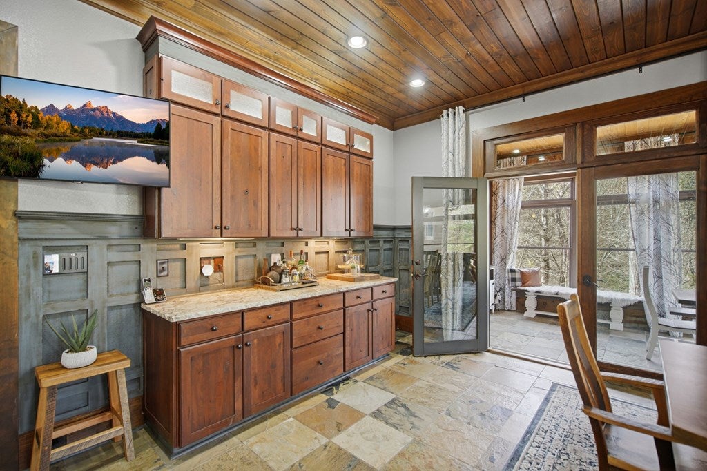 Architectural Mountain Sanctuary on 5+ Private Acres. Experience refin – image 49